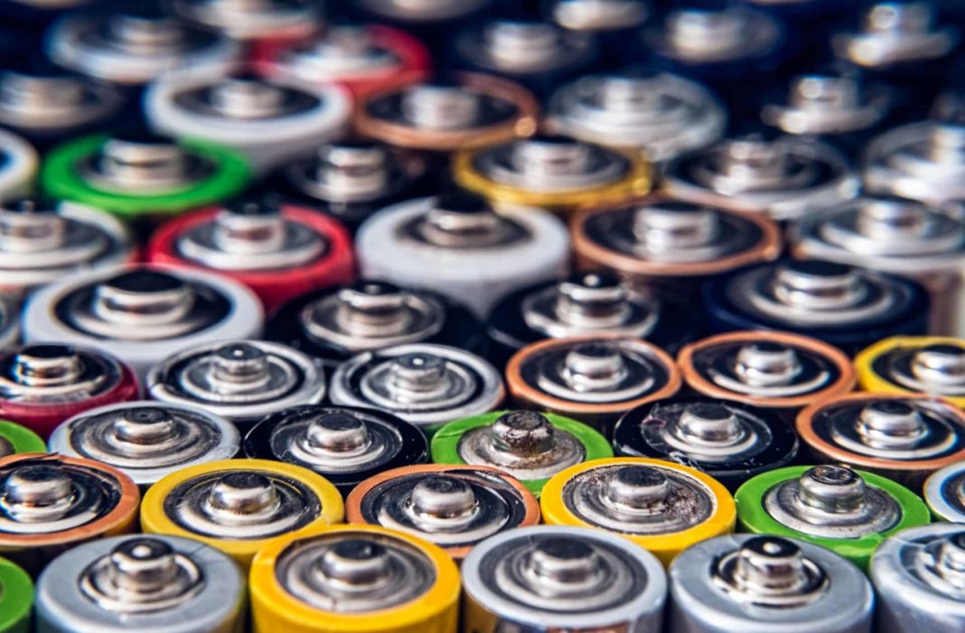 Opportunities of second-life batteries in the renewable and energy storage industries